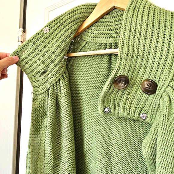 Old Navy 2 button shawl (M) - Picture 9 of 9